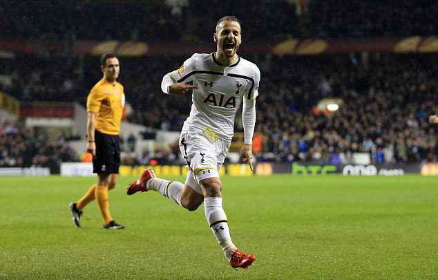 足球巴萨传奇出山担任俱乐部高层（巴萨传奇回归出任俱乐部高管）