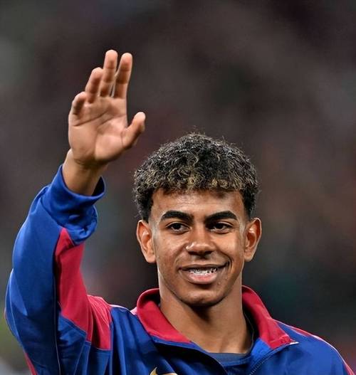 足球联赛赛季关键球员表现排行榜（本赛季足球联赛关键球员表现榜单）