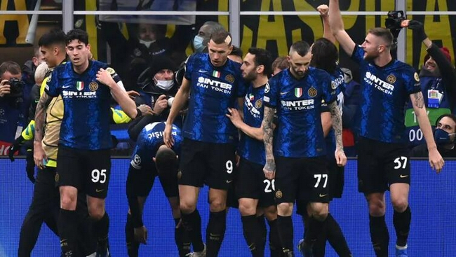 talkSPORT：拜仁在密切关注卡迪夫城19岁天才后卫迪伦-劳勒（talkSPORT：拜仁密切考察卡迪夫城19岁后防新星迪伦-劳勒）