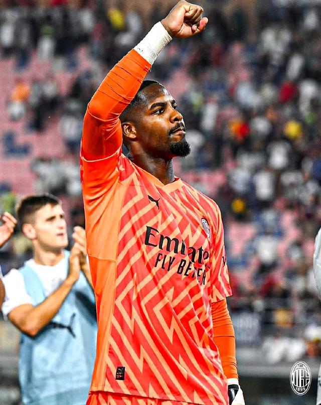 美媒：76人在恩比德伤病报告上已被罚款42.5万美元