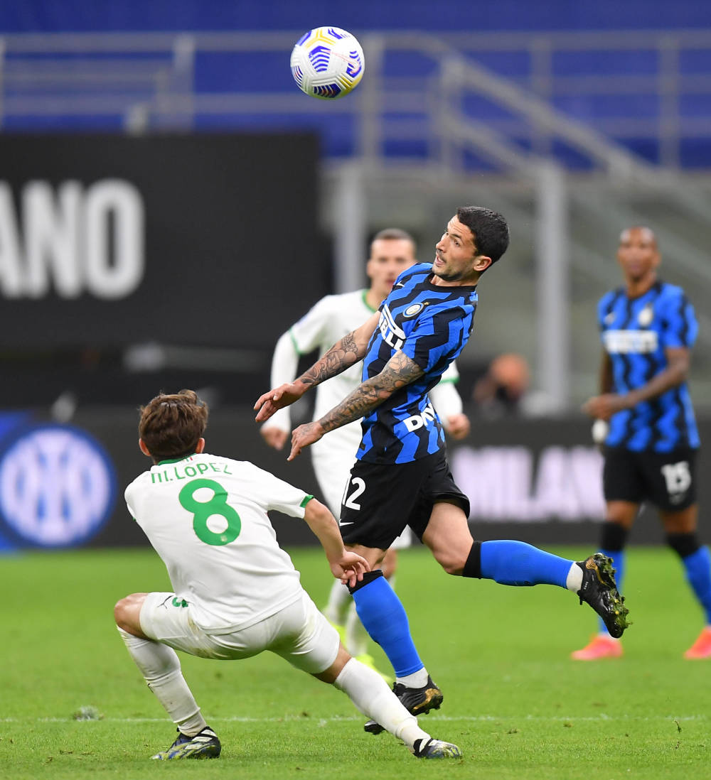 米体：索默犯了不少错，国米在寻找靠谱的一门