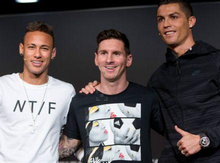 率队晋级美职联1／4决赛后，梅西现场观看儿子训练